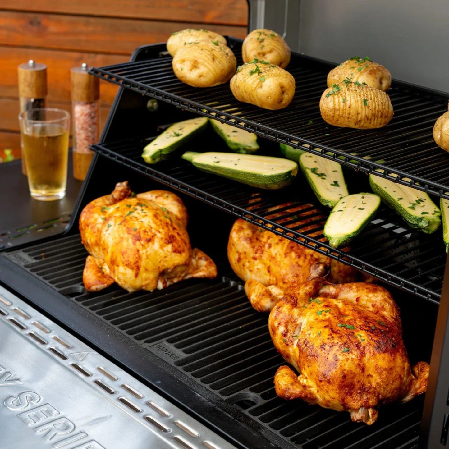 Masterbuilt Gravity Series 1150 Digital Charcoal Grill and Smoker