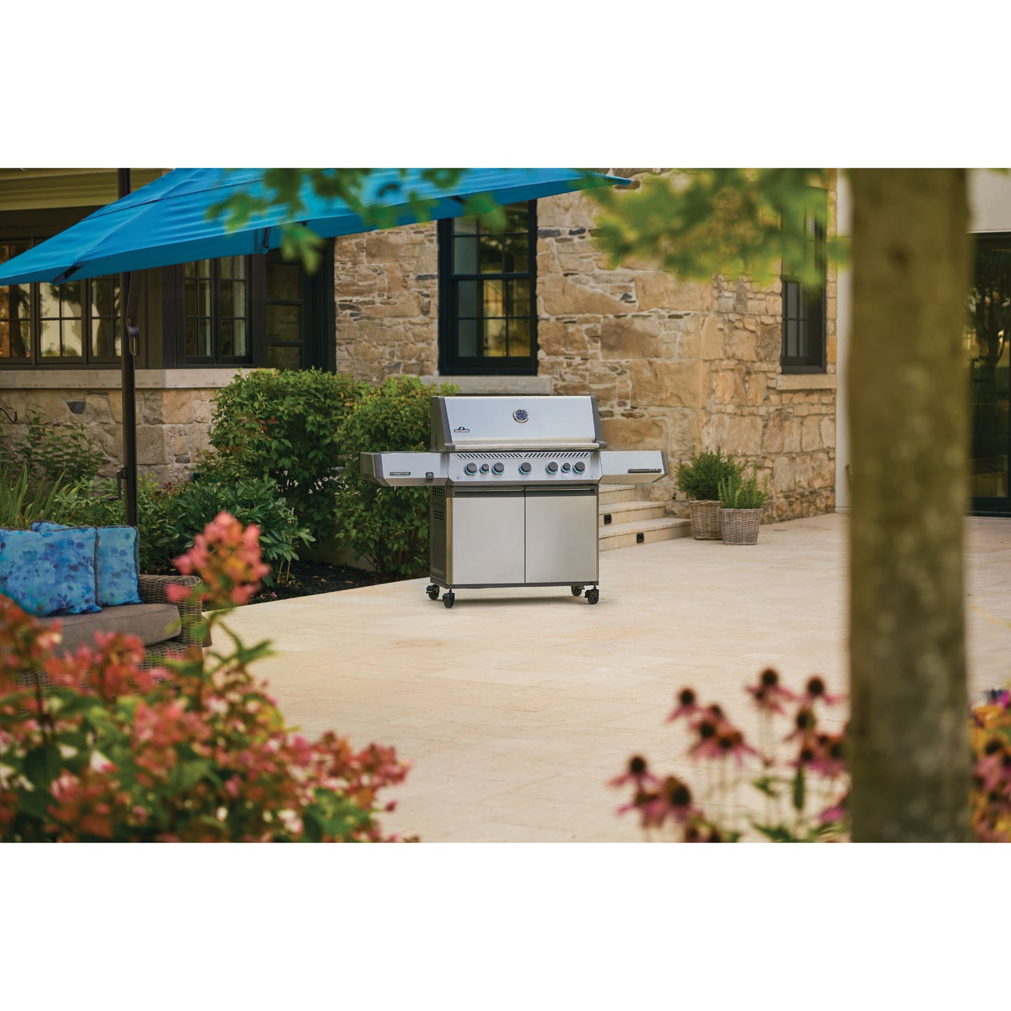 Napoleon Prestige® 500 Propane Gas Grill (Stainless Steel)