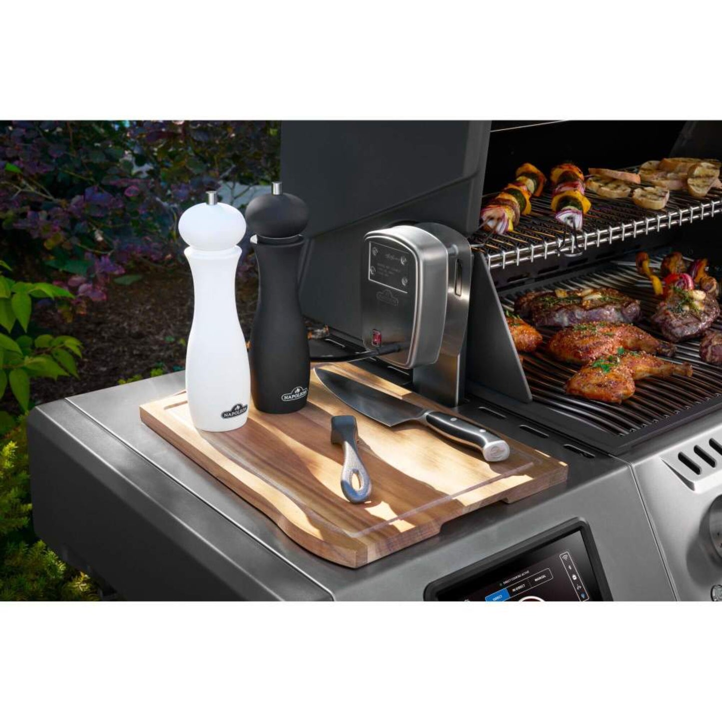 Napoleon Prestige PRO 500 Smart Gas Grill - Natural Gas