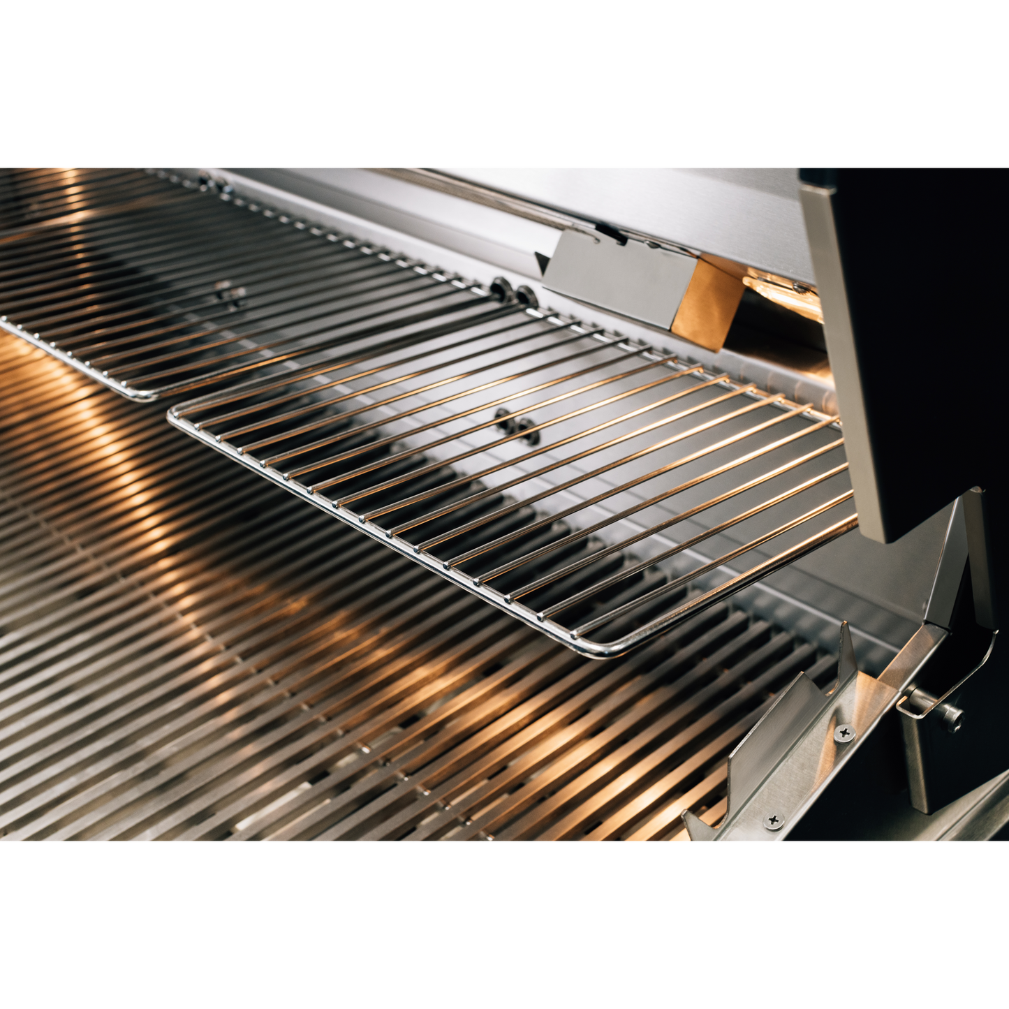 Summerset Quest Freestanding 36" Natural Gas Grill with Deluxe Cart
