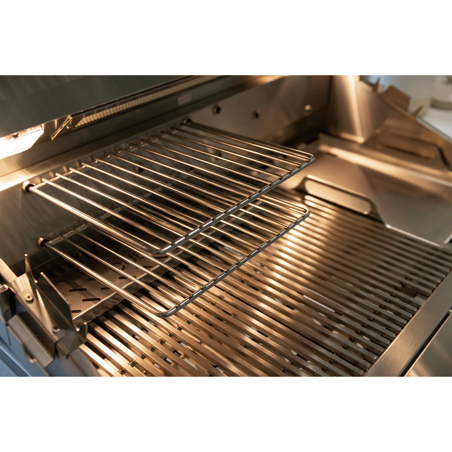 Summerset Quest Freestanding 30" Natural Gas Grill with Deluxe Cart