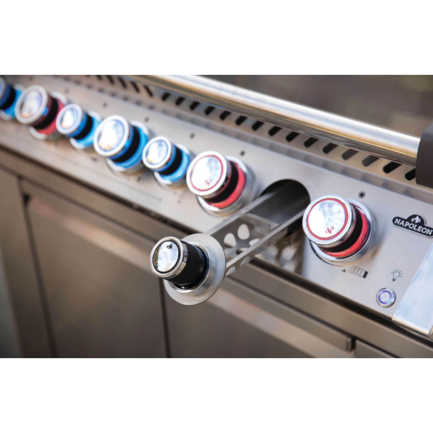 Napoleon Prestige® PRO 665 Natural Gas Grill (Stainless Steel)