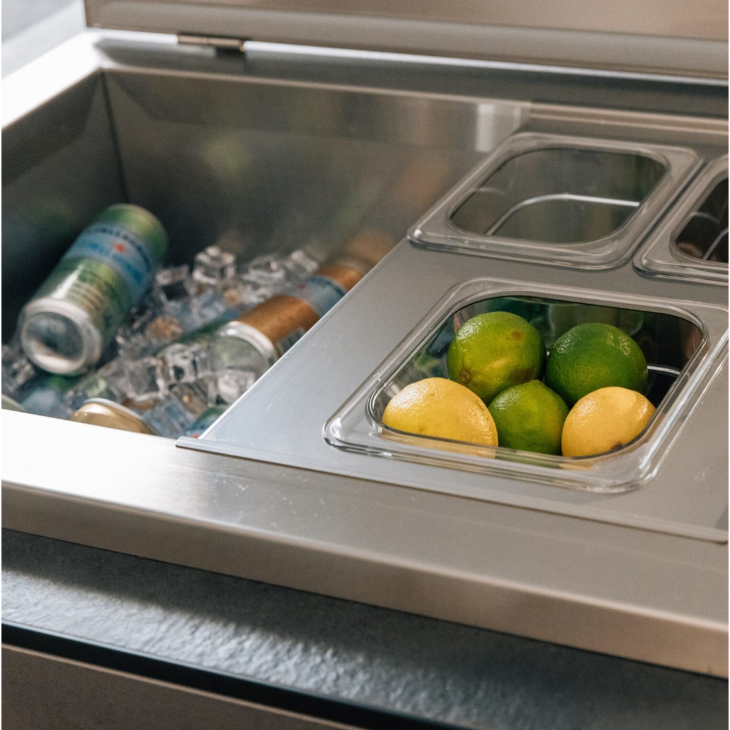 Summerset 28" x 21" Drop-in Cooler (2.7c)