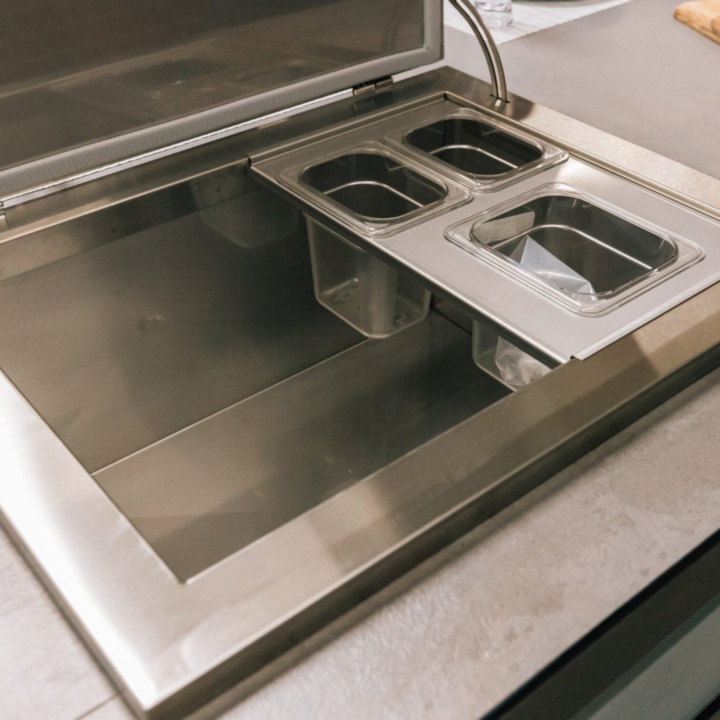 Summerset 28" x 21" Drop-in Cooler (2.7c)