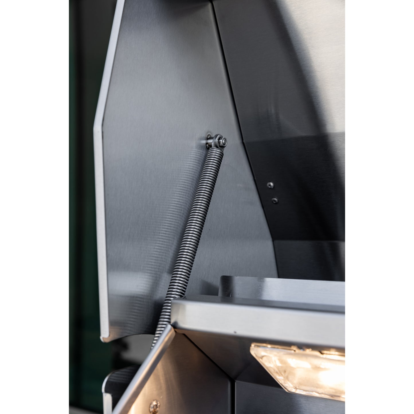 Summerset TRL Pro Freestanding 32" Natural Gas Grill with Deluxe Cart