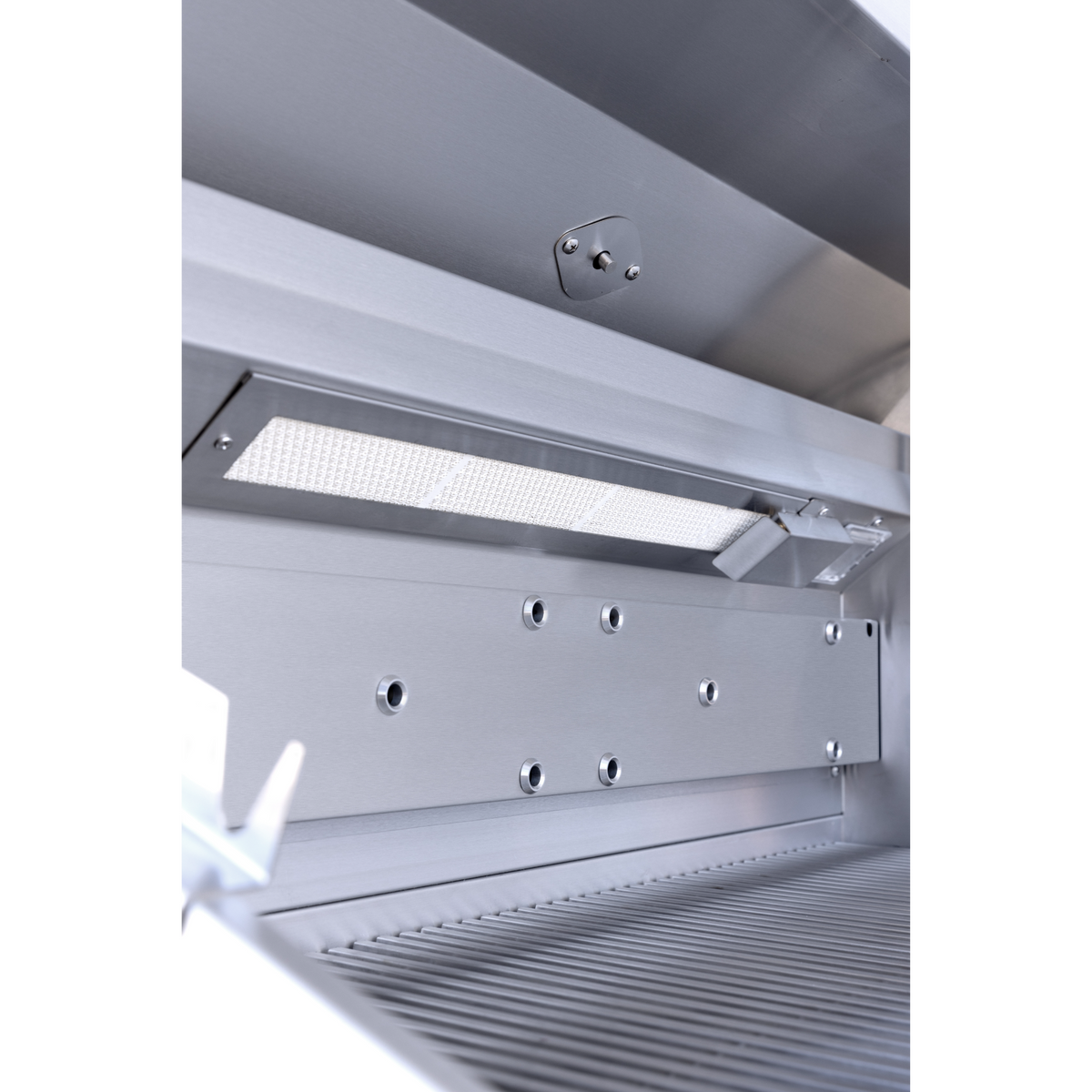 Summerset Quest 36" Grill stainless steel interior with halogen cooking light and square cooking grates